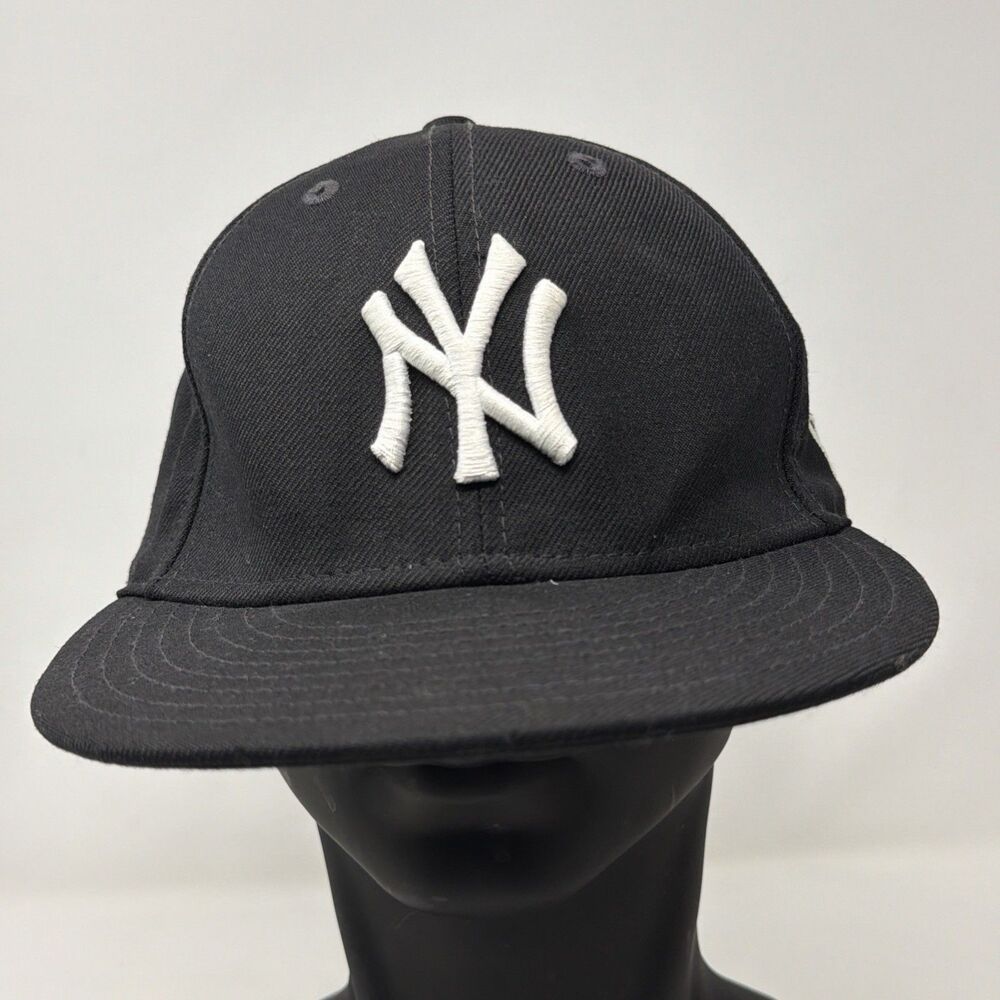 New Era 59FIFTY New York Yankees Fitted Hat Size 7 Black White 100% Wool